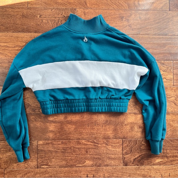 Ryderwear Zip Crop Sweatshirt - Picture 2 of 3